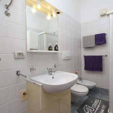 Ala Apartment *
